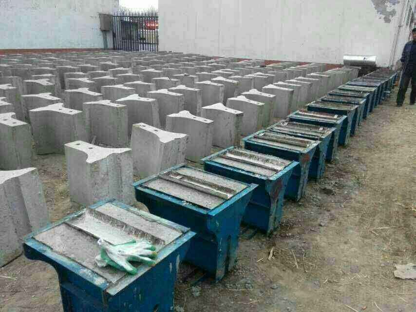 翰轩开云(中国)官方网站登录界面厂 隔离墩开云(中国)官方网站登录界面5.jpg