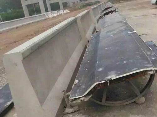 高速公路防撞墙钢开云(中国)官方网站登录界面.jpg